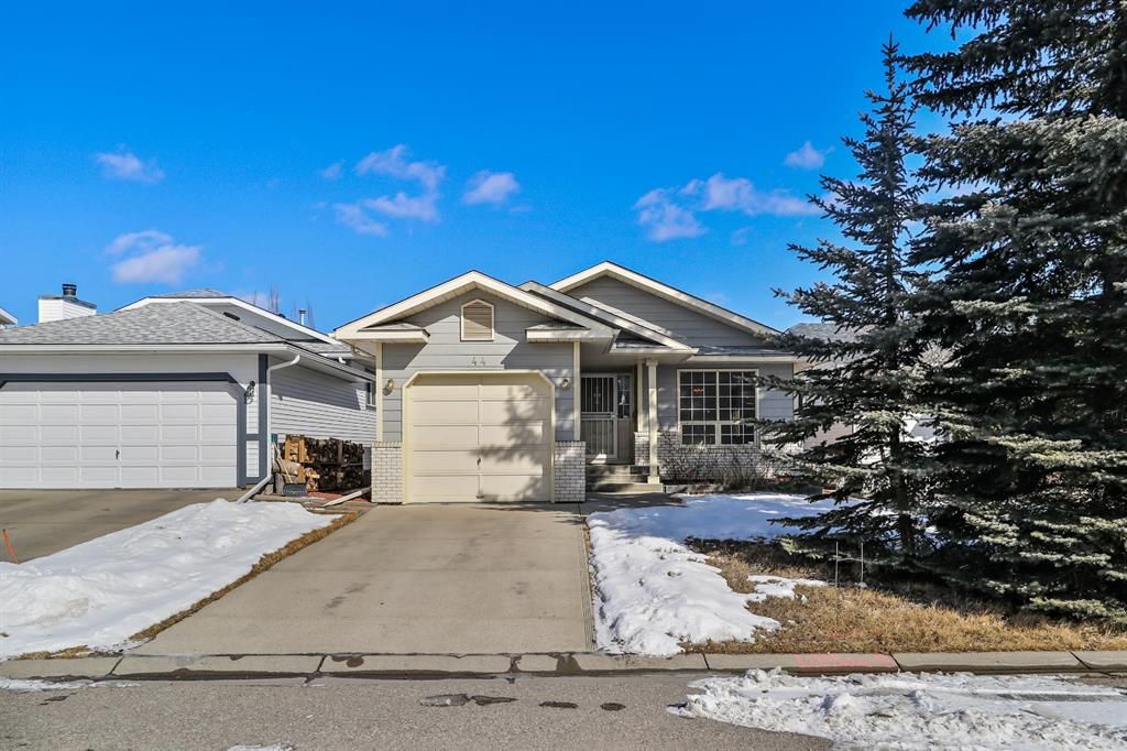 I have sold a property at 44 Shawfield WAY SW in Calgary
